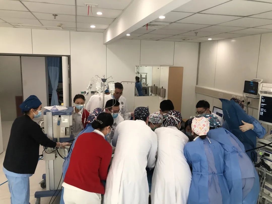 反复吐血一个多月，重庆北部宽仁医院抢救成功