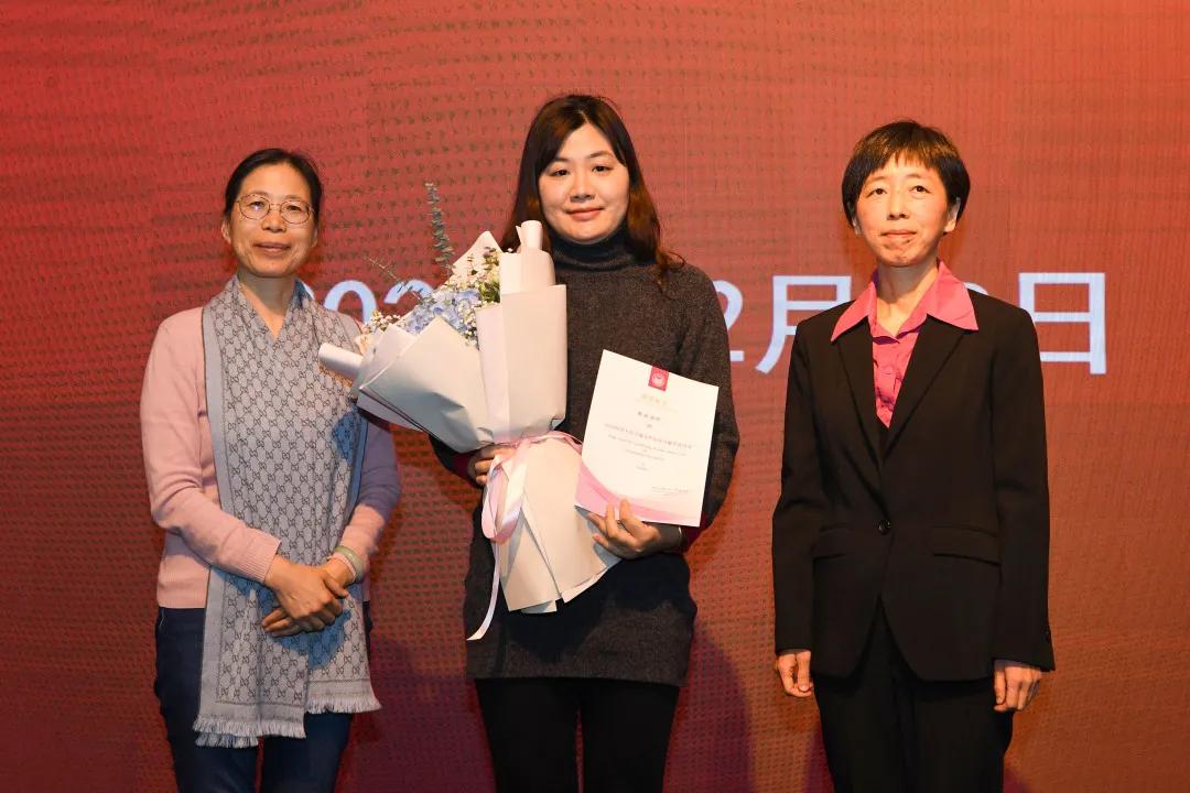 同济大学附属同济医院惠蔚同志获得「2020 同济大学卓越女性抗疫贡献奖」