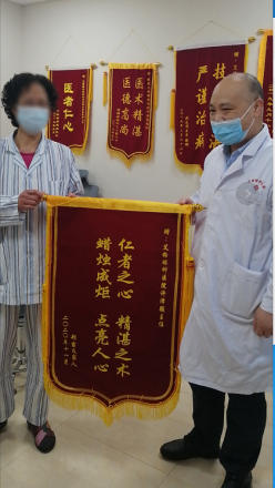 多次验配眼镜却看不清，竟是黄斑前膜毁了视力！