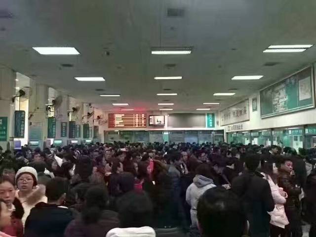 节后各医院流量完爆春运,医生们要累疯了