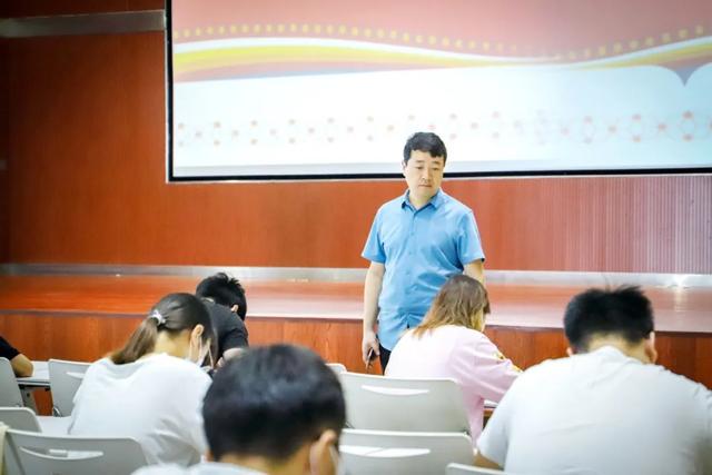 新郑市人民医院举行 2020 年助理全科医生规范化培训考试