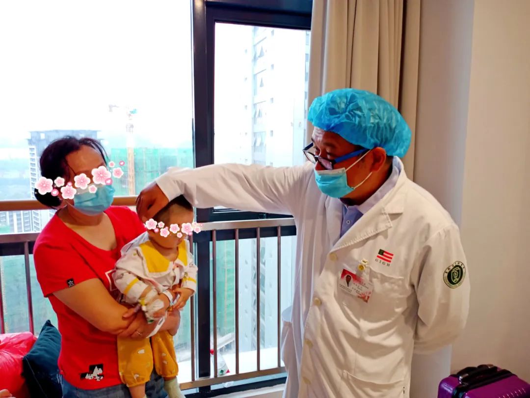 太有爱！享受暖心救助，女婴在贵黔国际总医院开启有声世界