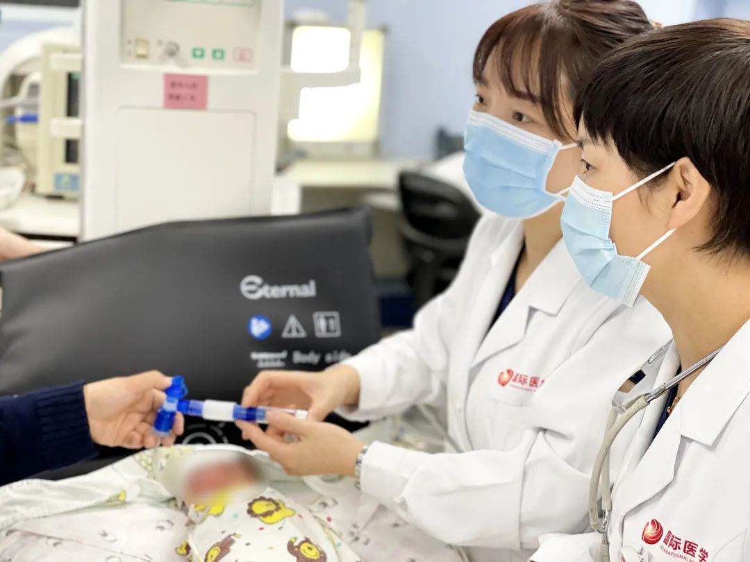 西安高新医院成功为仅 3.3 斤的早产儿行支气管镜探查术