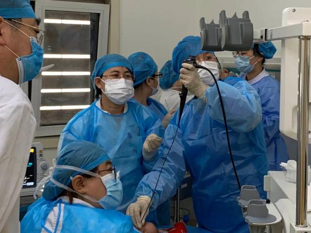 潍坊市人民医院小儿内科顺利为一8个月婴儿完成支气管肺泡灌洗