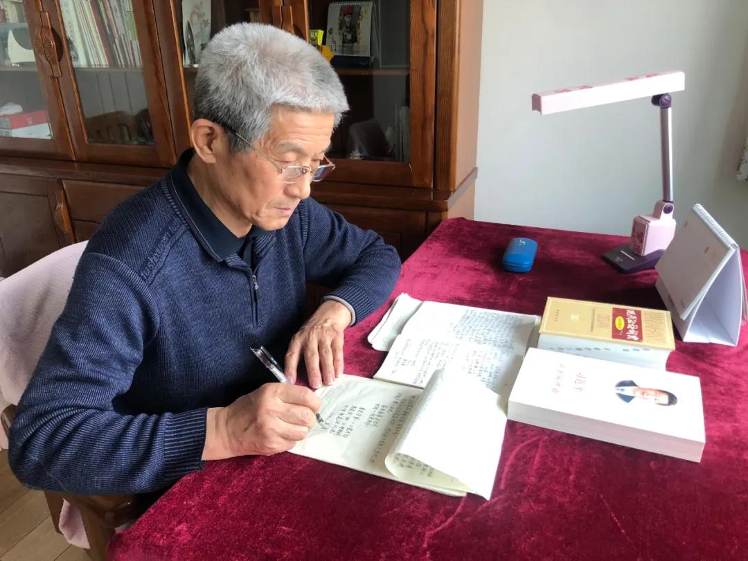 济南市第二人民医院：74岁老党员写随笔抒发爱党情怀