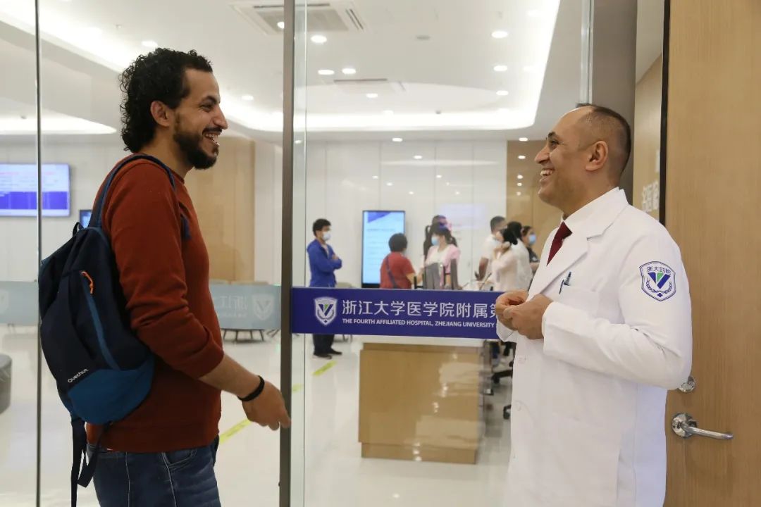 首位外籍医生来院报到：阿马尔博士入职浙江大学医学院附属第四医院