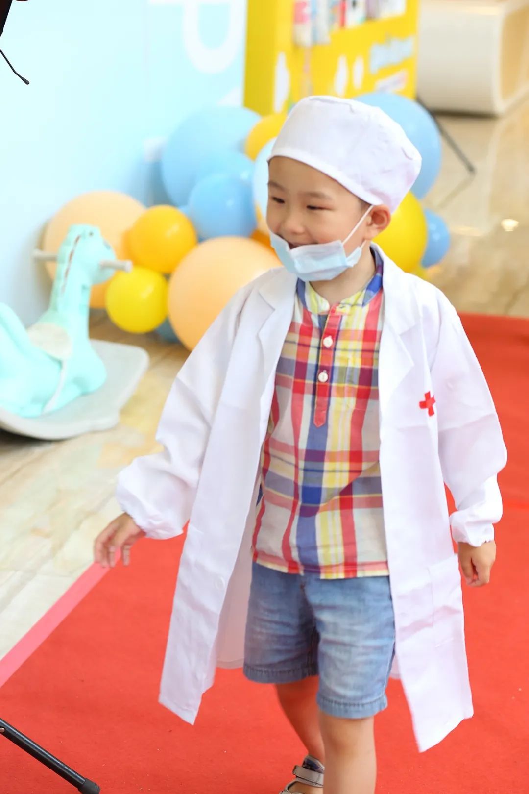 小小医生体验！安和泰首届亲子健康文化节欢乐举办