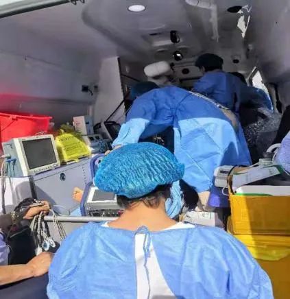 喀什地区第一人民医院组建 ECMO 团队抢救 27 岁危重宫外孕患者，开创地区先河