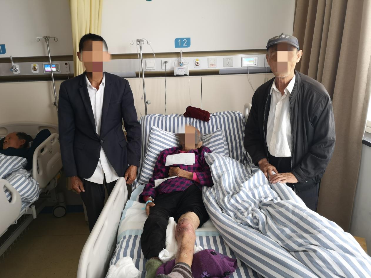 南昌大学第二附属医院整形美容科杨立文教授团队成功为 105 岁患者开展带蒂皮瓣移植术