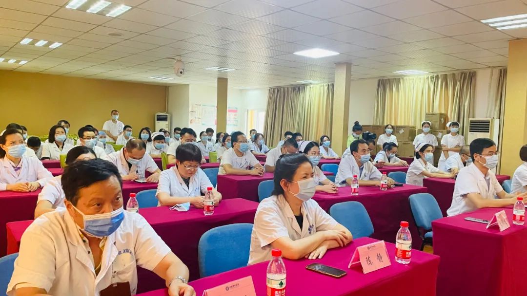 「百年华诞同筑梦，医者担当践初心」 ——我们是中国医师