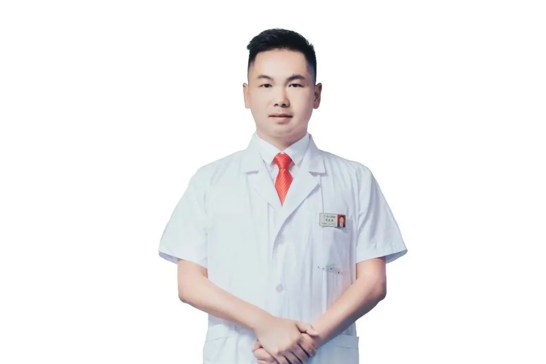 庆祝中国医师节，石门县人民医院 25 名医师受表彰