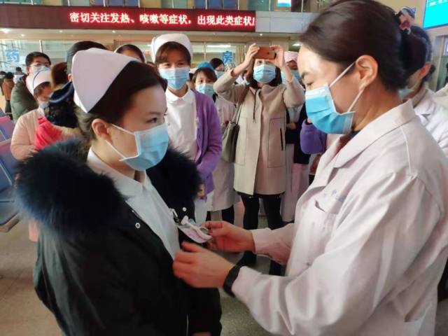 全力以赴，抗击疫情！京东中美医院首批医护人员出征湖北