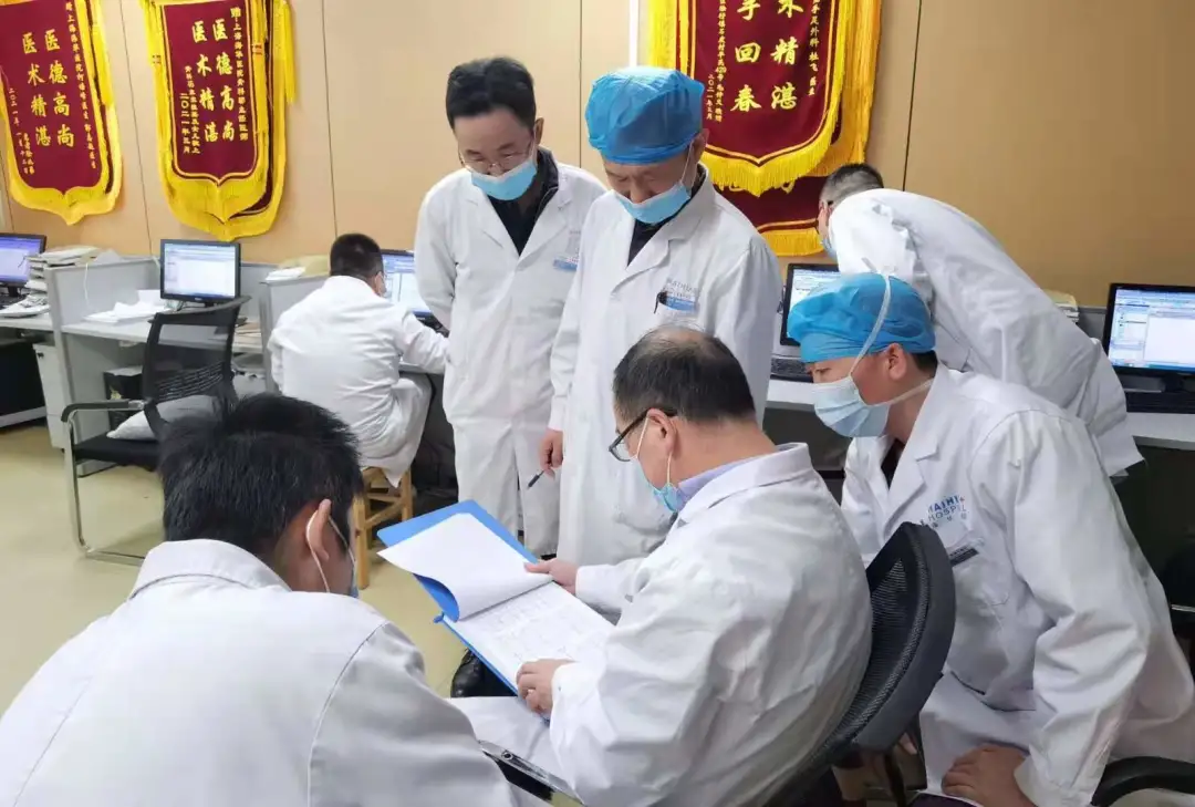 战胜「人生中的最后一次骨折」!上海海华医院多学科协作成功救治 3 名高龄骨折患者