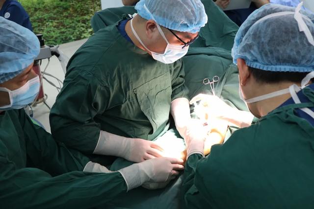 重庆市首家：「淋巴管、淋巴结——静脉吻合手术」在北部宽仁医院完成