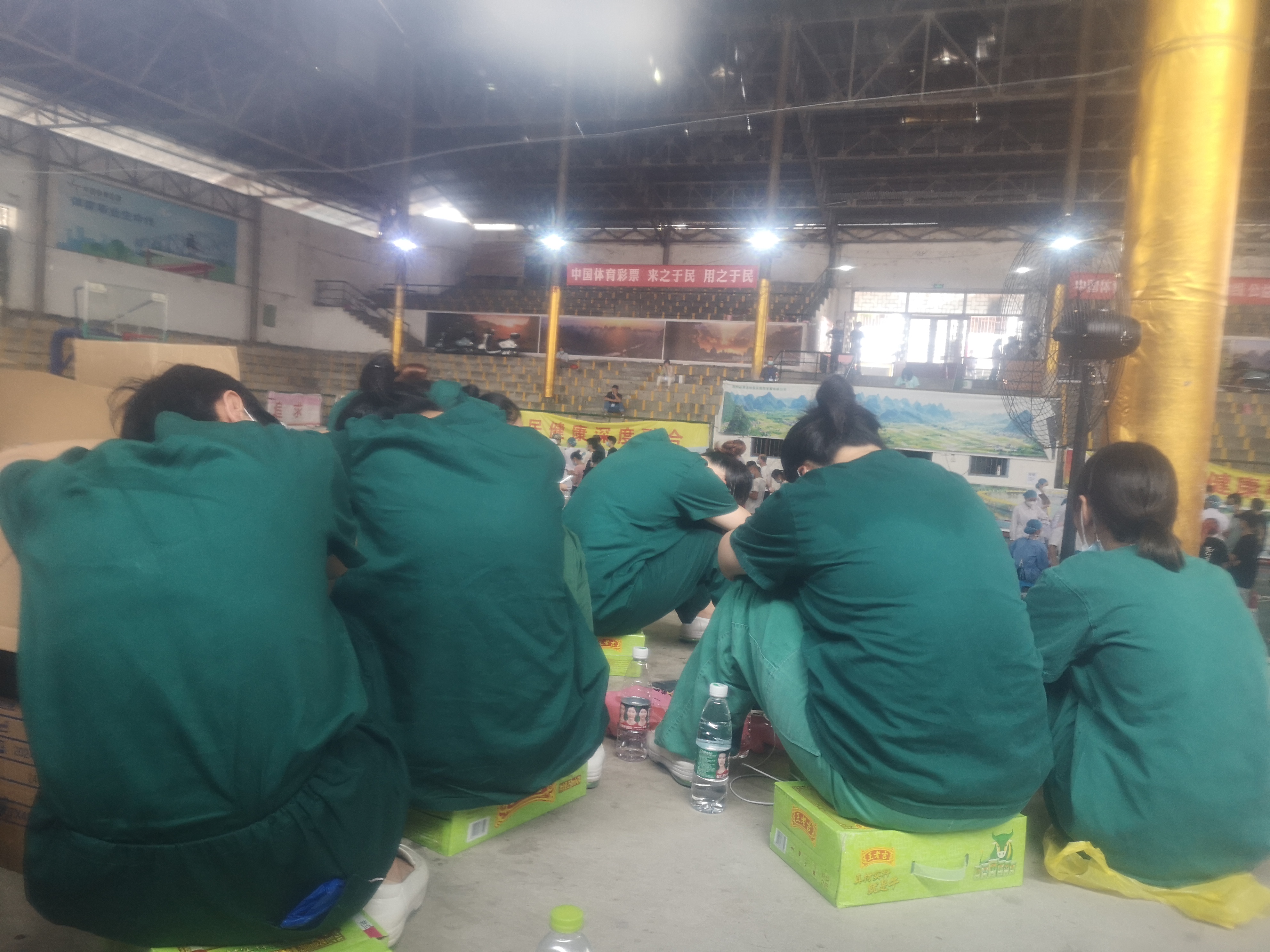 临危受命 星辰出征——广西壮族自治区南溪山医院前往多地展开核酸采样工作