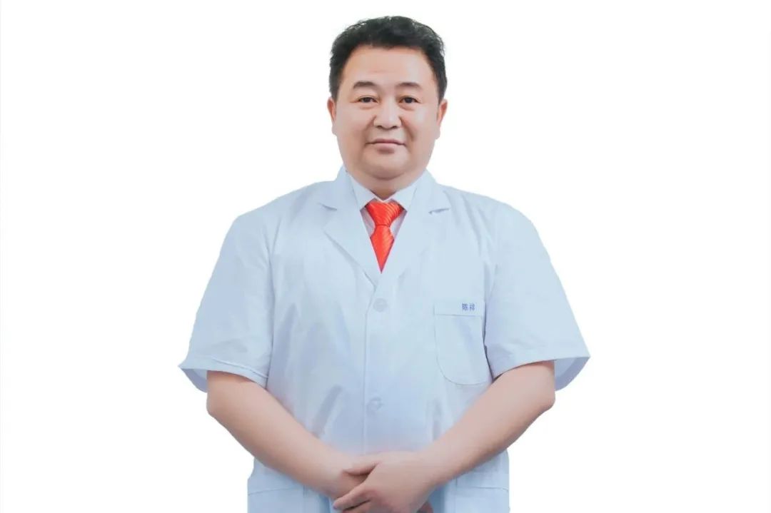 庆祝中国医师节，石门县人民医院 25 名医师受表彰