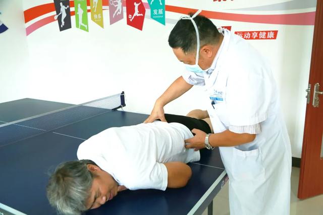 海华义诊入金佳，便民服务暖人心
