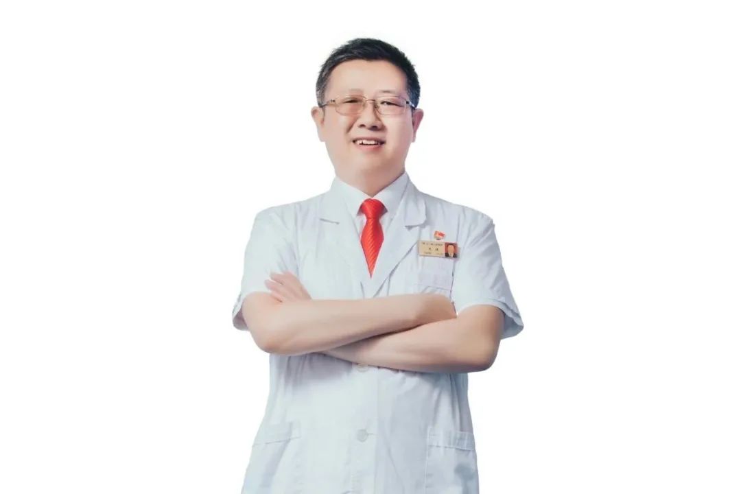 庆祝中国医师节，石门县人民医院 25 名医师受表彰