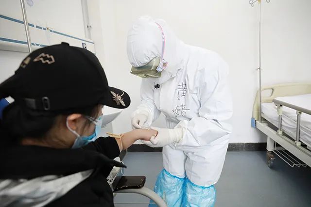航空总医院全院干部员工加班奋战 全力开展新冠病毒核酸检测工作