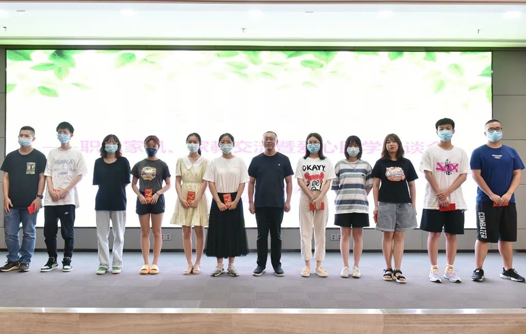 致敬医师节│热爱可抵岁月漫长，你好，我们是医二代