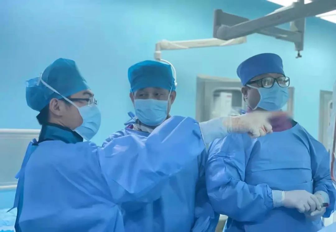 一「扩」通上下 闭塞变「通途」——外科介入手术开通 20 cm 长段股动脉闭塞