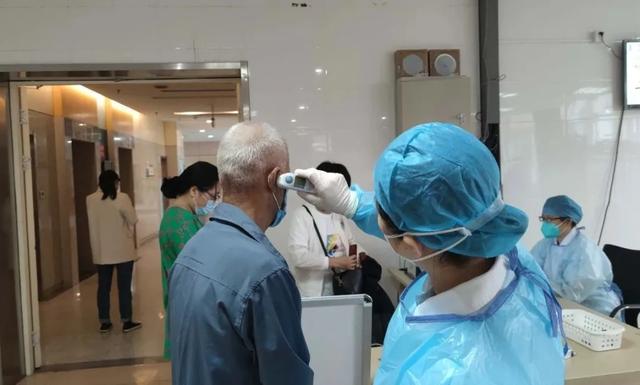 慎始如终、多措并举，打好秋冬疫情防控战