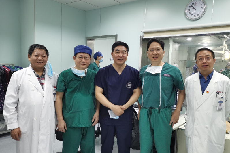上海市同济医院心血管内科成功完成首例经导管主动脉瓣置换术