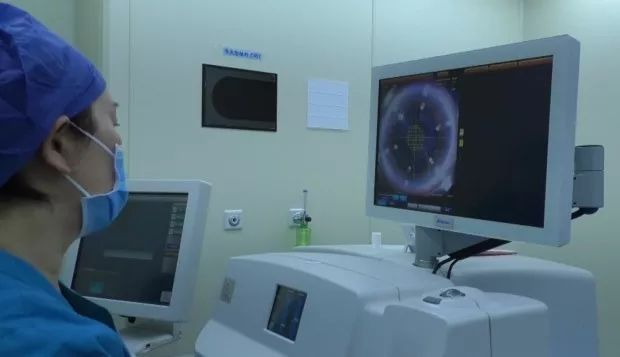 混沌世界的点灯人——上海希玛瑞视眼科张伟英院长