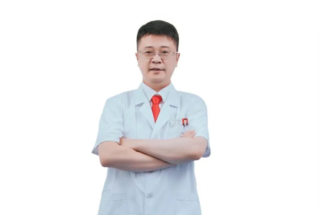 庆祝中国医师节，石门县人民医院 25 名医师受表彰