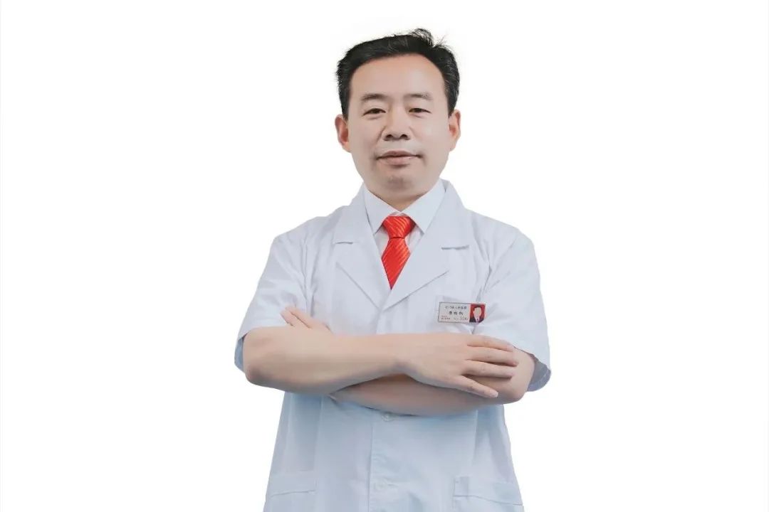 庆祝中国医师节，石门县人民医院 25 名医师受表彰