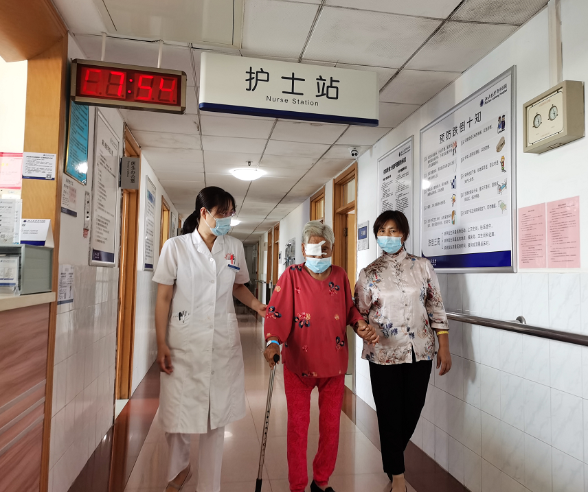 北大医疗鲁中医院：95 岁老人的生日礼物