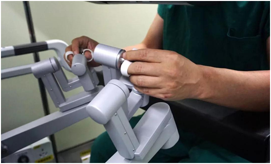 深圳市罗湖区人民医院普外科获达芬奇机器人手术主刀证书，进入精准微创外科时代