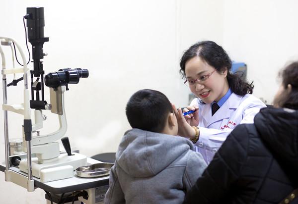 幼儿远视需重视，勿错过 3-6 岁黄金治疗期
