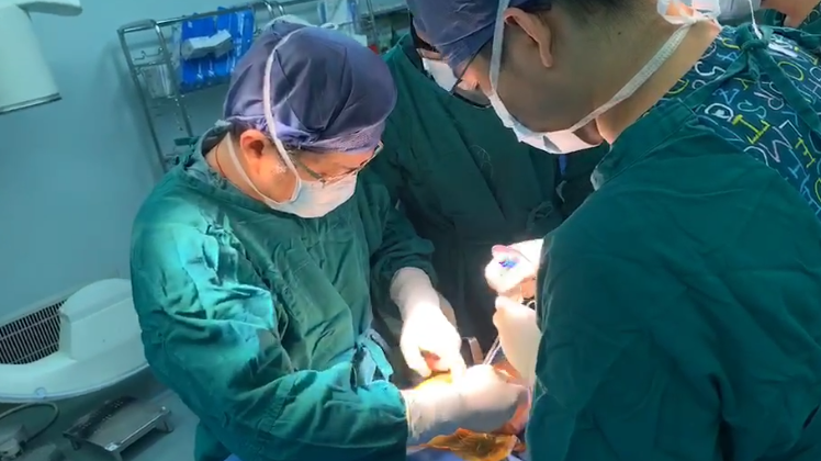 浙江省中医院：年逾古稀，两次髋关节置换，再次出现松动错位，手术做还是不做？