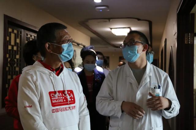 中美医疗集团探索肾病康复 MDT 新路径、院士领衔临床一体化发展研讨