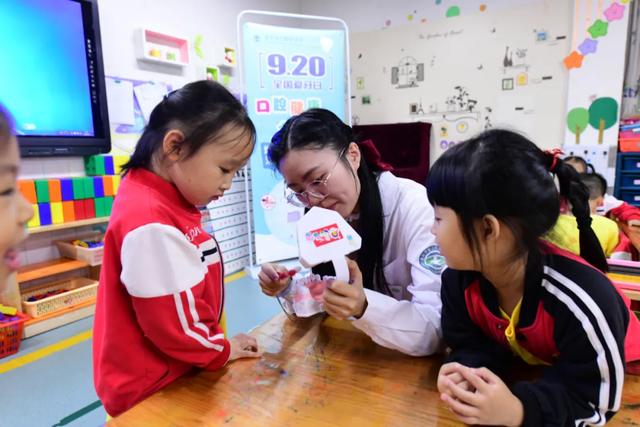 璧山区人民医院「明目皓齿」志愿服务活动启动