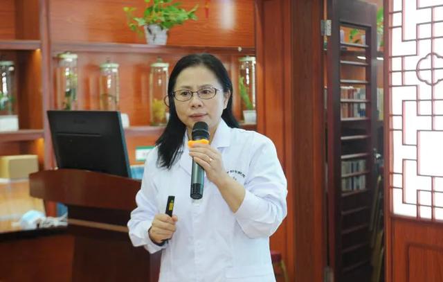 深圳市医防融合妇产科学项目专家到清湖社康开展健康主题活动