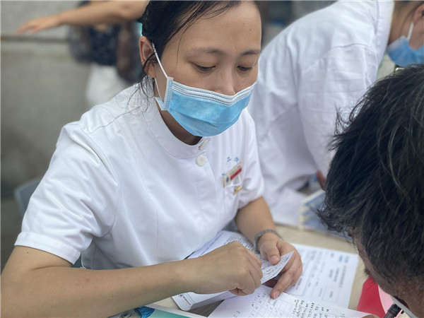 消除肝炎 时不我待——感染科举办「肝炎日」义诊活动