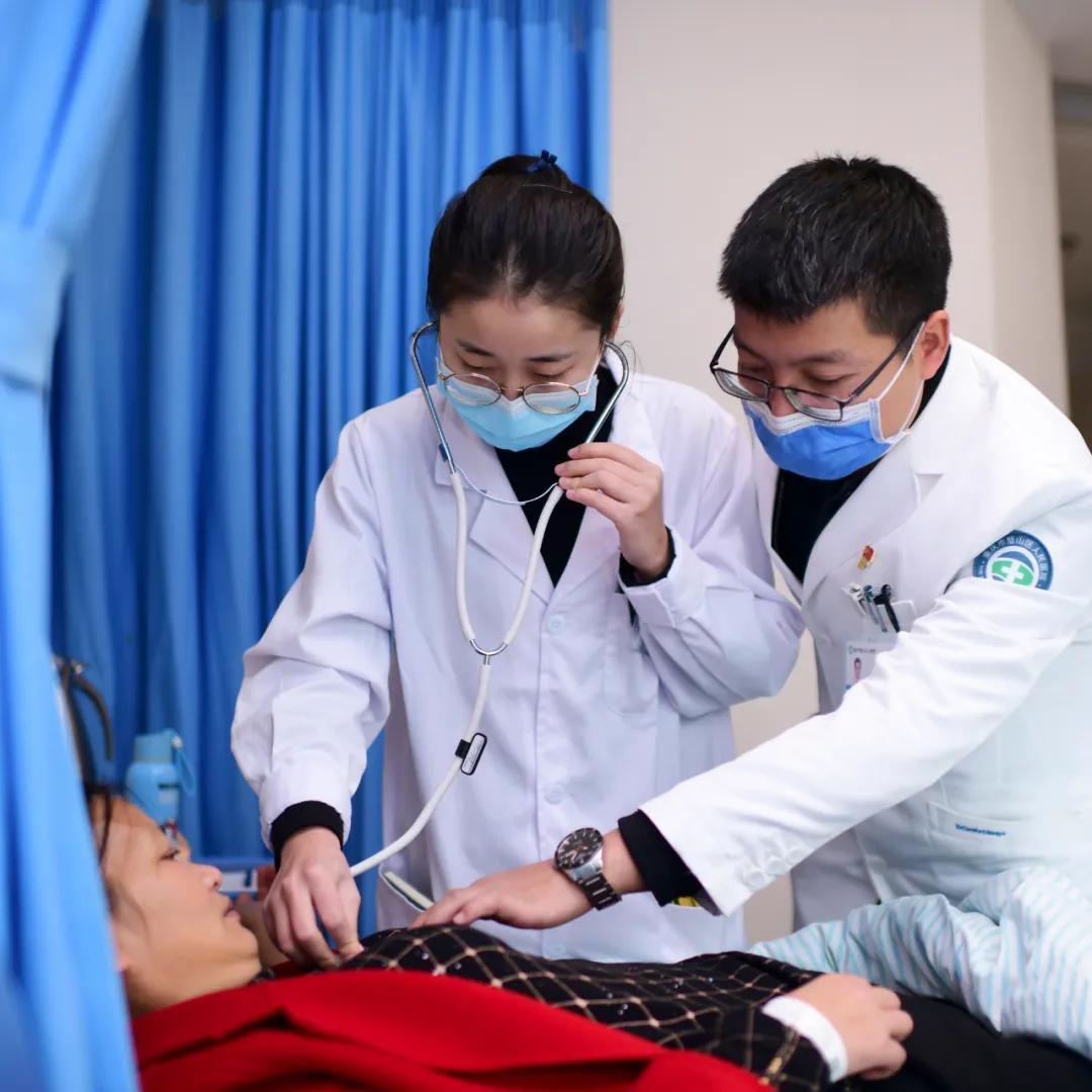 重庆市璧山区人民医院成功实施单孔胸腔镜下肺癌根治术