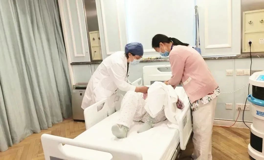 杭州贝瑞斯美华妇儿医院：乙肝妈妈如何生下健康宝宝？还能母乳喂养吗？