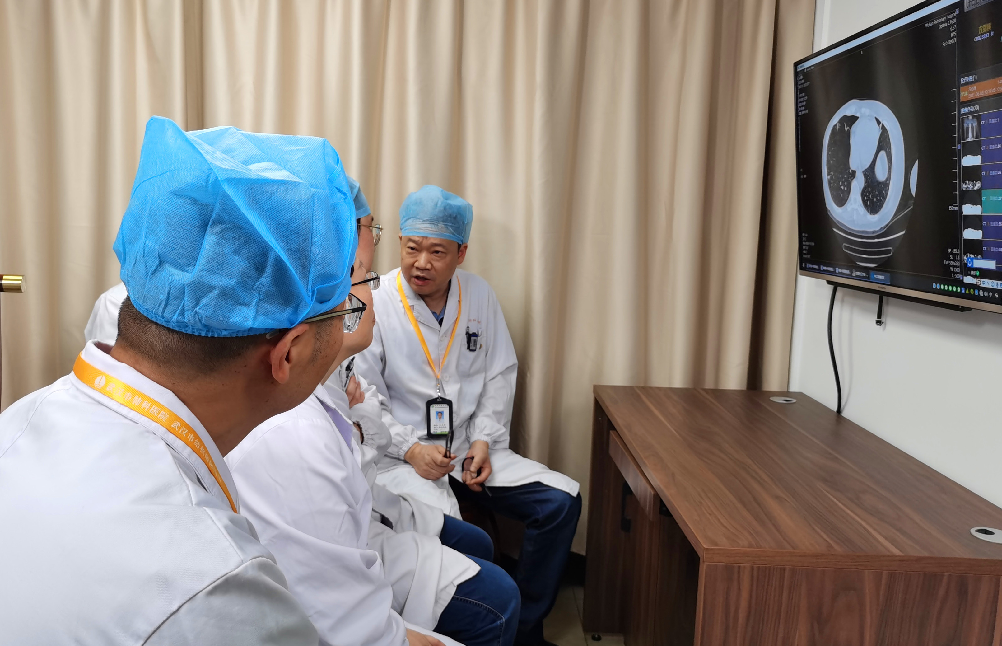 专家追踪一年成功「连根拔」起三癌 避免肺癌致命只需尽早把这项「管理」交给医生