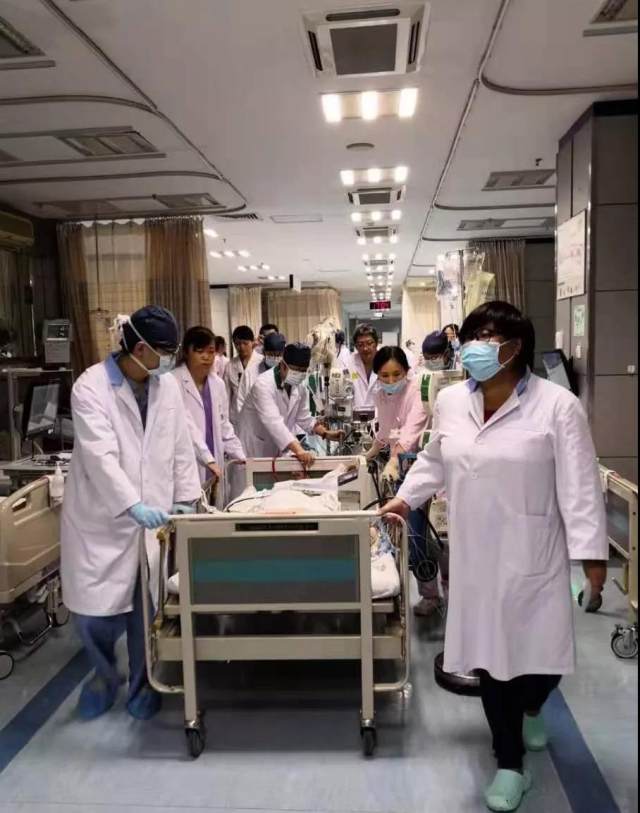 10 分钟!ECMO 撑起生命希望 3 小时! 多学科团队创造「心」奇迹