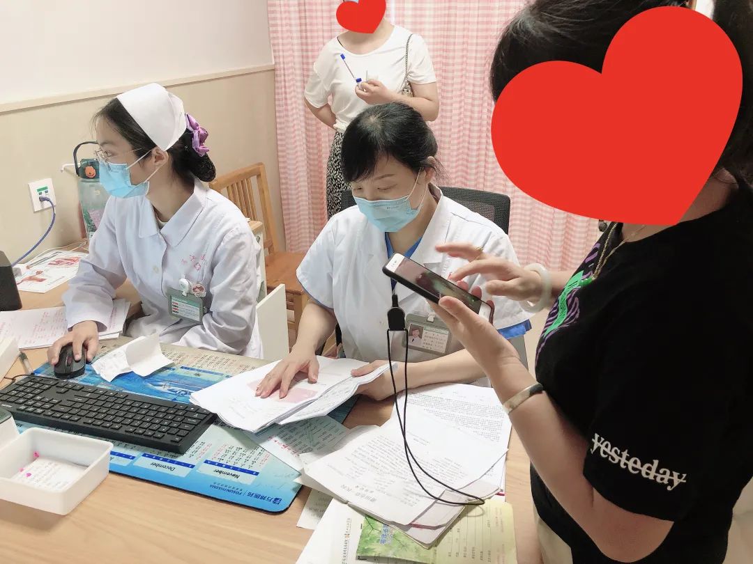 受患者欢迎的女医生：健康美丽，她比患者想得更周到