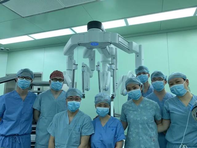 漂亮！浙大儿院达芬奇机器人完成「首秀」，出血不到 2 毫升