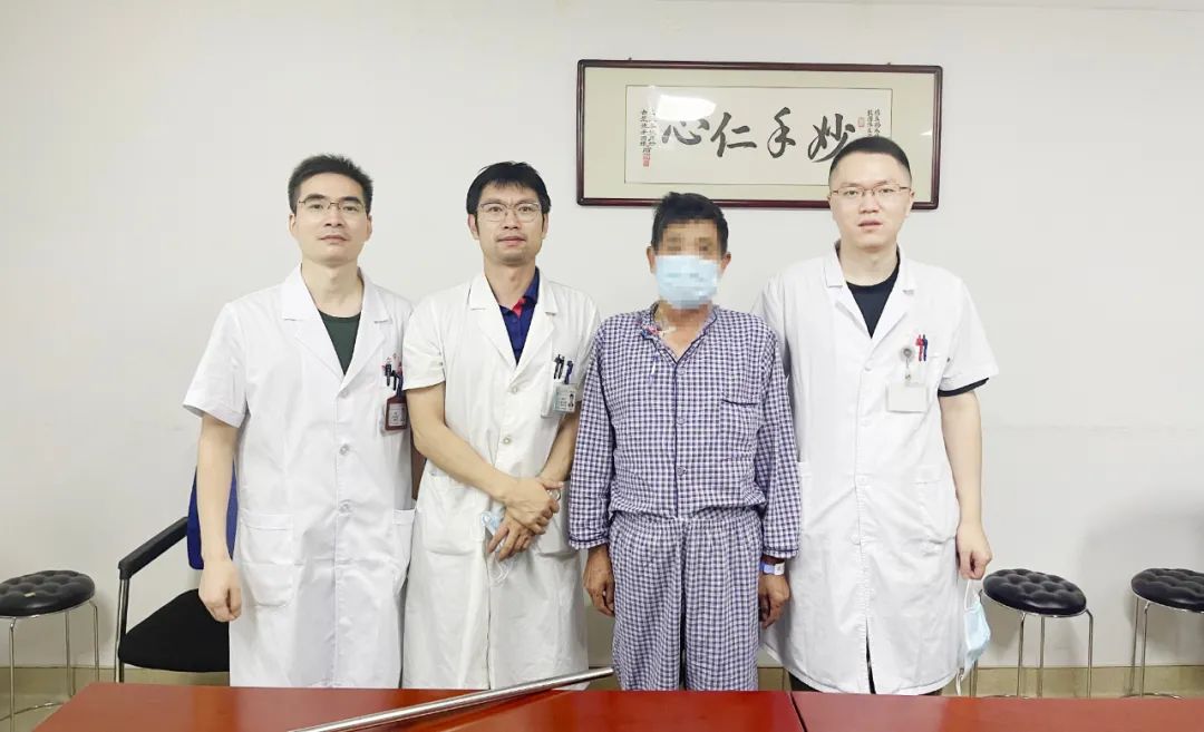 淮安市第一人民医院结直肠外科在全市率先完成单孔腹腔镜下乙状结肠癌根治术