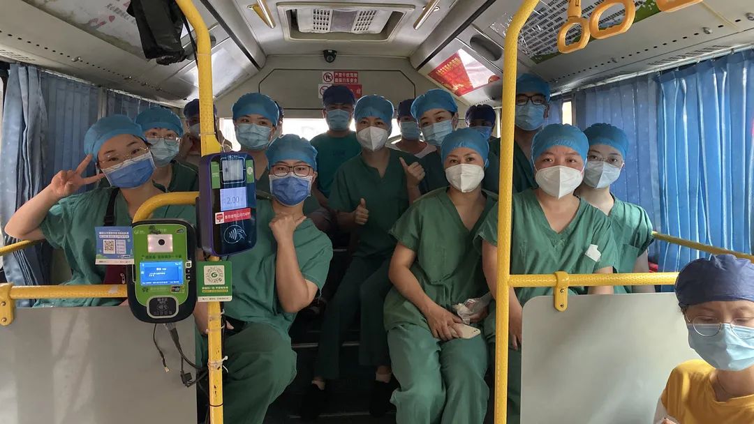 涵江医院 178 名医务人员全力支援涵江区全员核酸采样工作