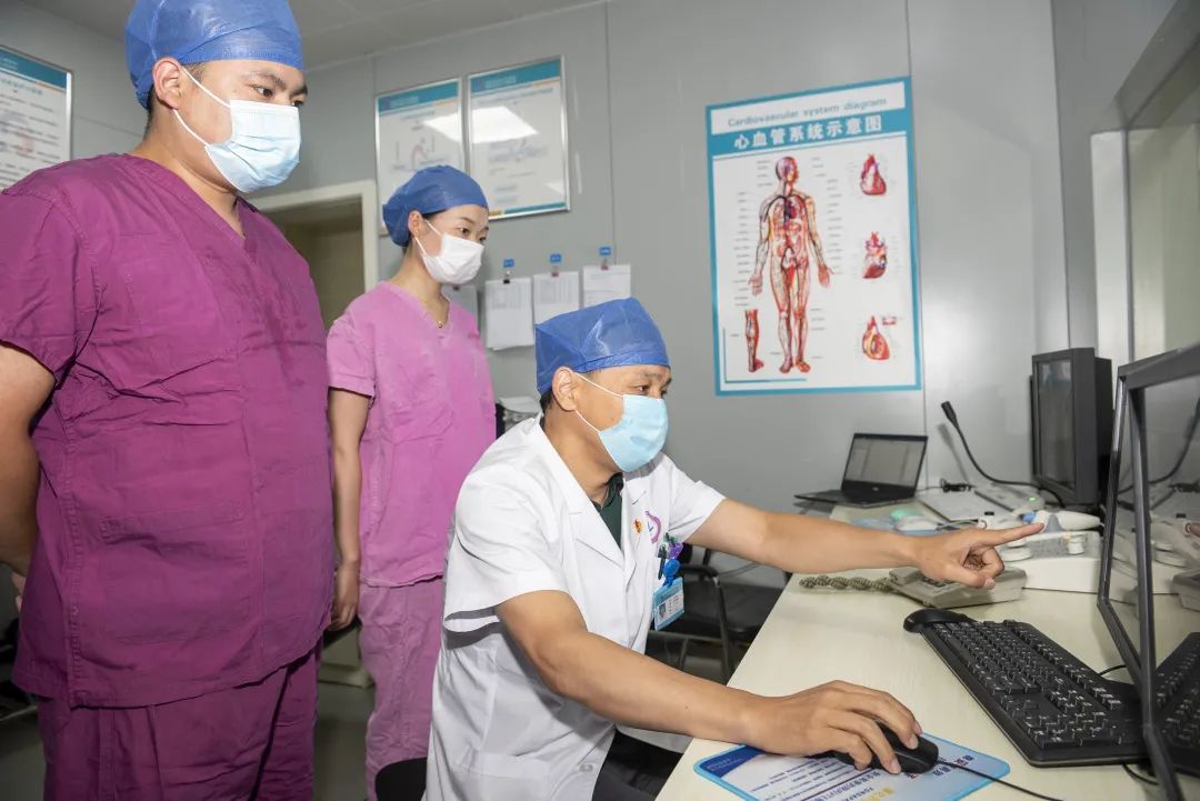 阜阳市妇女儿童医院成功完成一例气管狭窄支架置入术