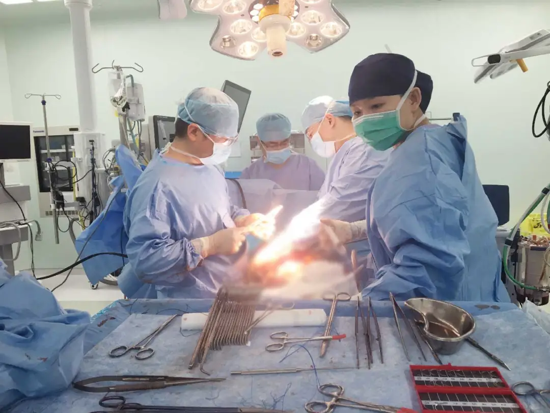 上海德达医院刘巍医生:敢为人先,心怀善念,以精湛医术直面疑难杂症