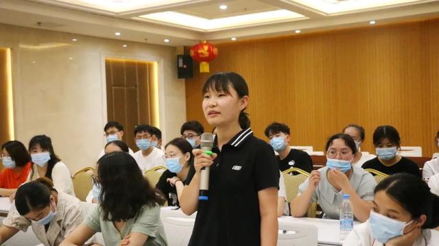新郑市人民医院召开 2020 年青年员工座谈会