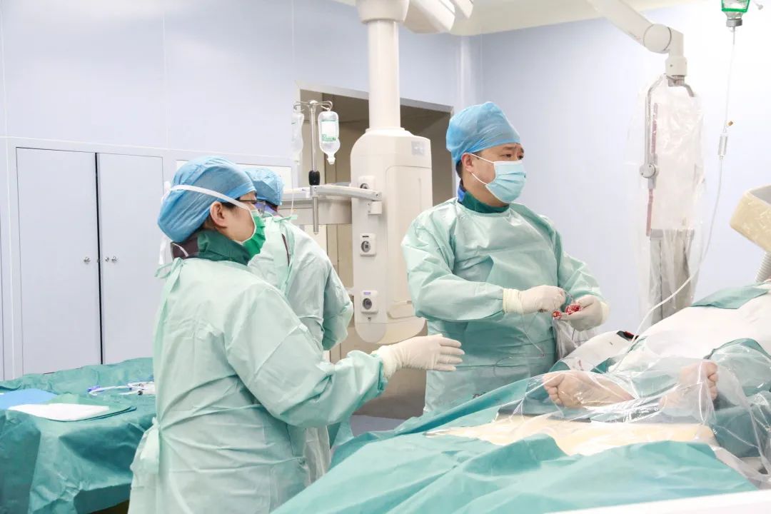 西安高新医院成功开展冠状动脉 FFR 技术，开启精准介入治疗「心」时代